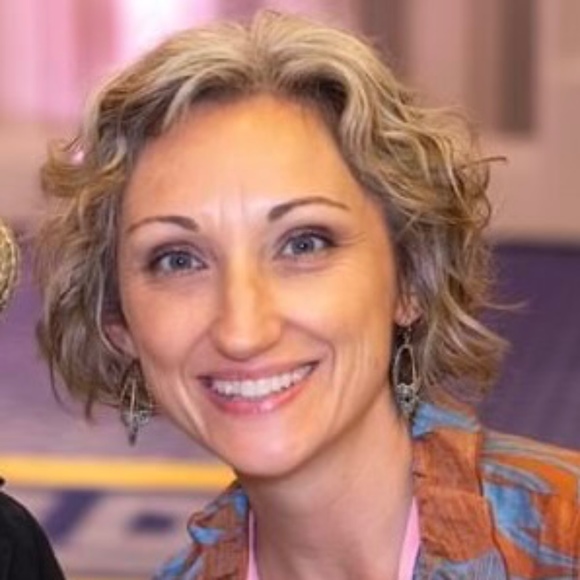 Meet your Posher, Karen - Picture 1 of 1